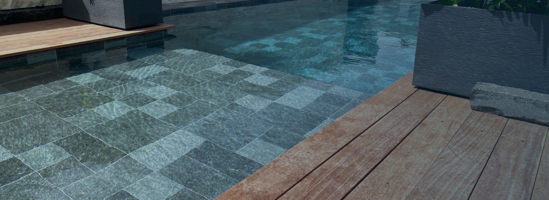 Banner: Especialistas em revestimentos para piscinas